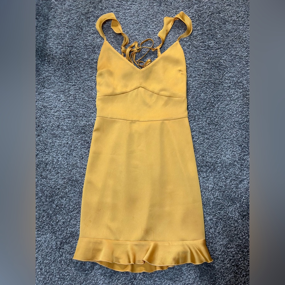 Women’s Size XS Ochre Yellow Gold Abercrombie & Fitch Mini Dress With Ruffles